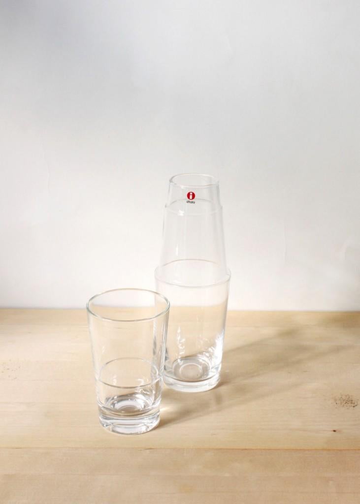Iitala schenkkan met drinkglas  Konstantin Grcic, Antiek en Kunst, Antiek | Glas en Kristal, Ophalen of Verzenden