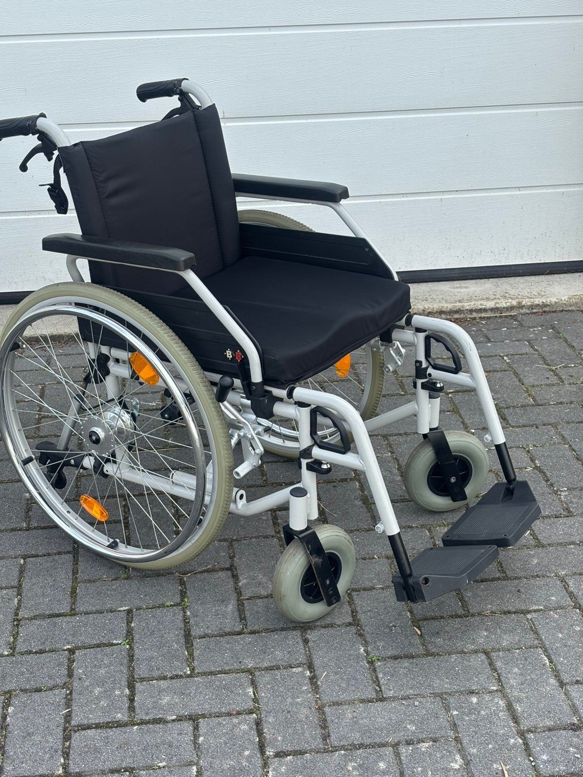 Rolstoel Bischoff & Bischoff Duitse makelij, Meer info ☎️0️⃣6️⃣➖2️⃣0️⃣9️⃣0️⃣1️⃣0️⃣4️⃣0️⃣, Duitsland , Stockmadle 13 Karlsbad, Handbewogen rolstoel
