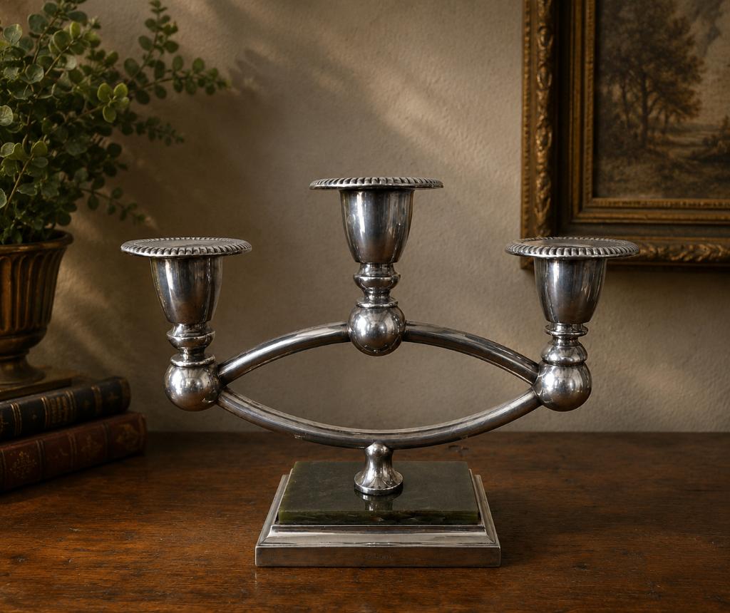 Verzilverde 3 arm kandelaar, marmer ingelegde voet, vintage, Huis en Inrichting, Woonaccessoires | Kandelaars en Kaarsen, Ophalen of Verzenden