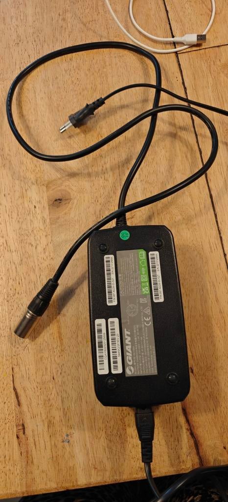 Giant E-bike Oplader 3-pins XLR ivm diefstal fiets.  Nieuw, Ophalen of Verzenden, Gebruikt