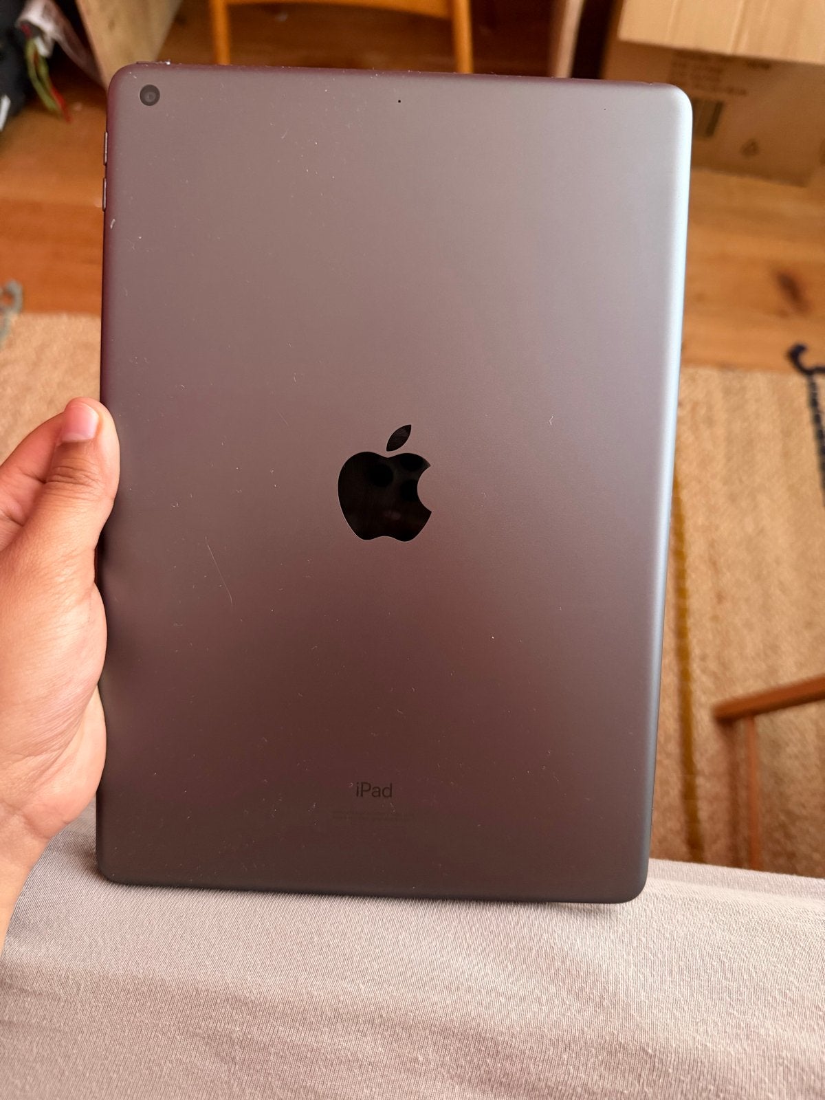 Apple iPad (8e generatie) 32GB Wi-Fi - Scherm beschadigd, 32 GB, Apple iPad, Niet werkend, Grijs