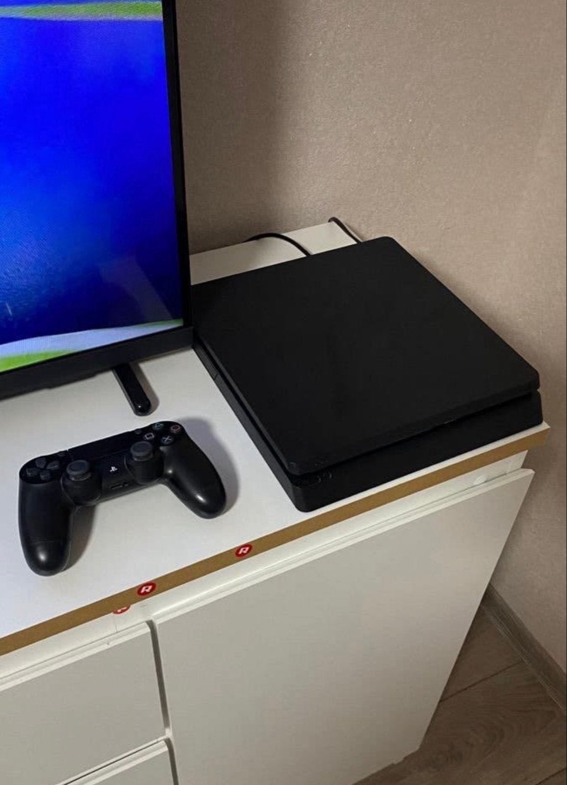 PS4 500GB met controller, kabels en originele doos, Ophalen, Gebruikt, 500 GB, Met 1 controller