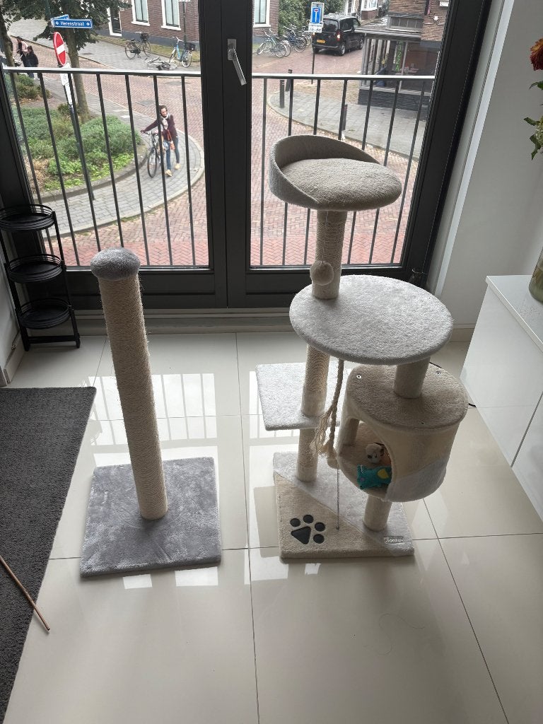 Kattenhuis / Krabpaal voor kitten, Ophalen, Gebruikt, Krabpaal