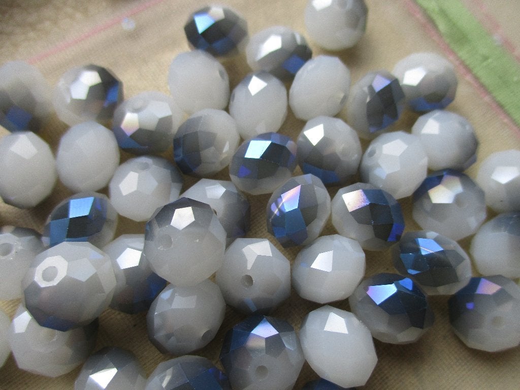partij van ruim 600 tsjechische opal/blue crystal kralen, Ophalen of Verzenden, Nieuw, Kraal