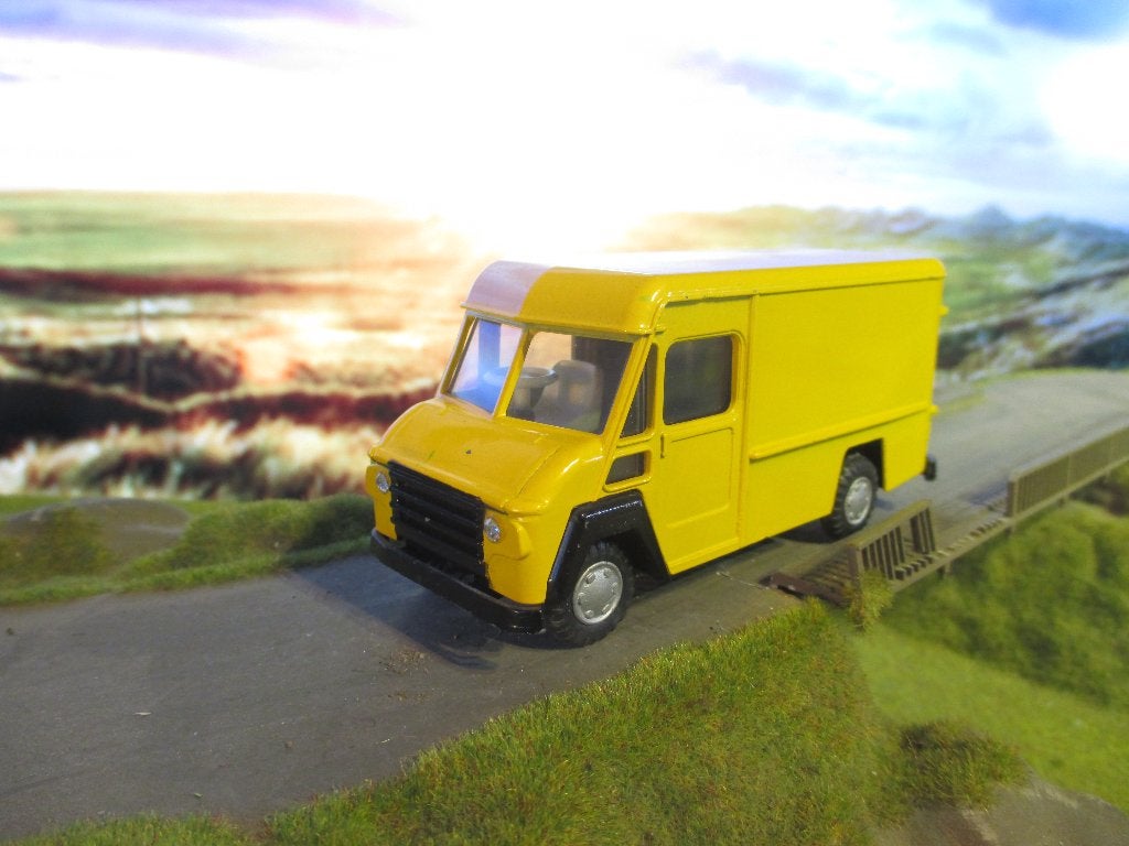 1/50 Commer Walk Through Van - Lion Car Nr.29 geel Near Mint, Ophalen of Verzenden, Gebruikt, Bus of Vrachtwagen, Lion Toys