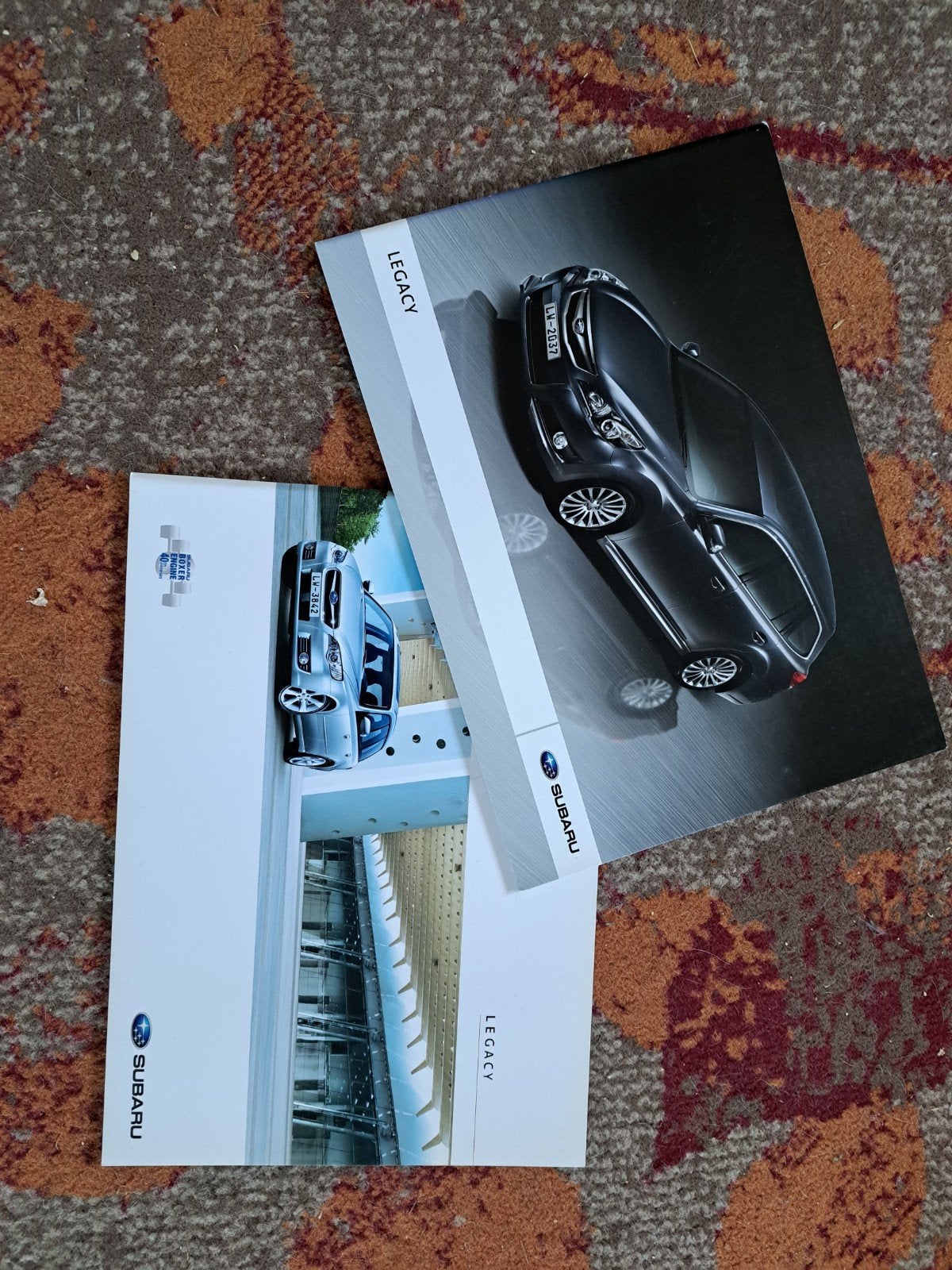 2 brochures van de Subaru Legacy, Ophalen of Verzenden, Gelezen, Overige merken