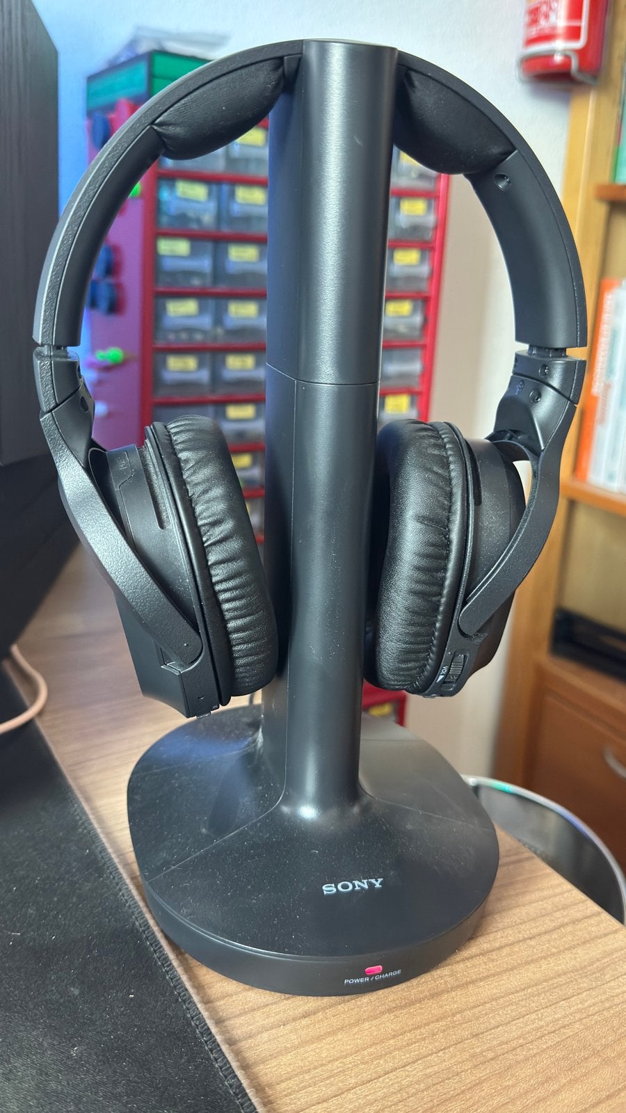 Sony MDR-RF895R Draadloze Hoofdtelefoon met Oplaadstation, Audio, Tv en Foto, Koptelefoons, Gebruikt, Ophalen of Verzenden, Zwart