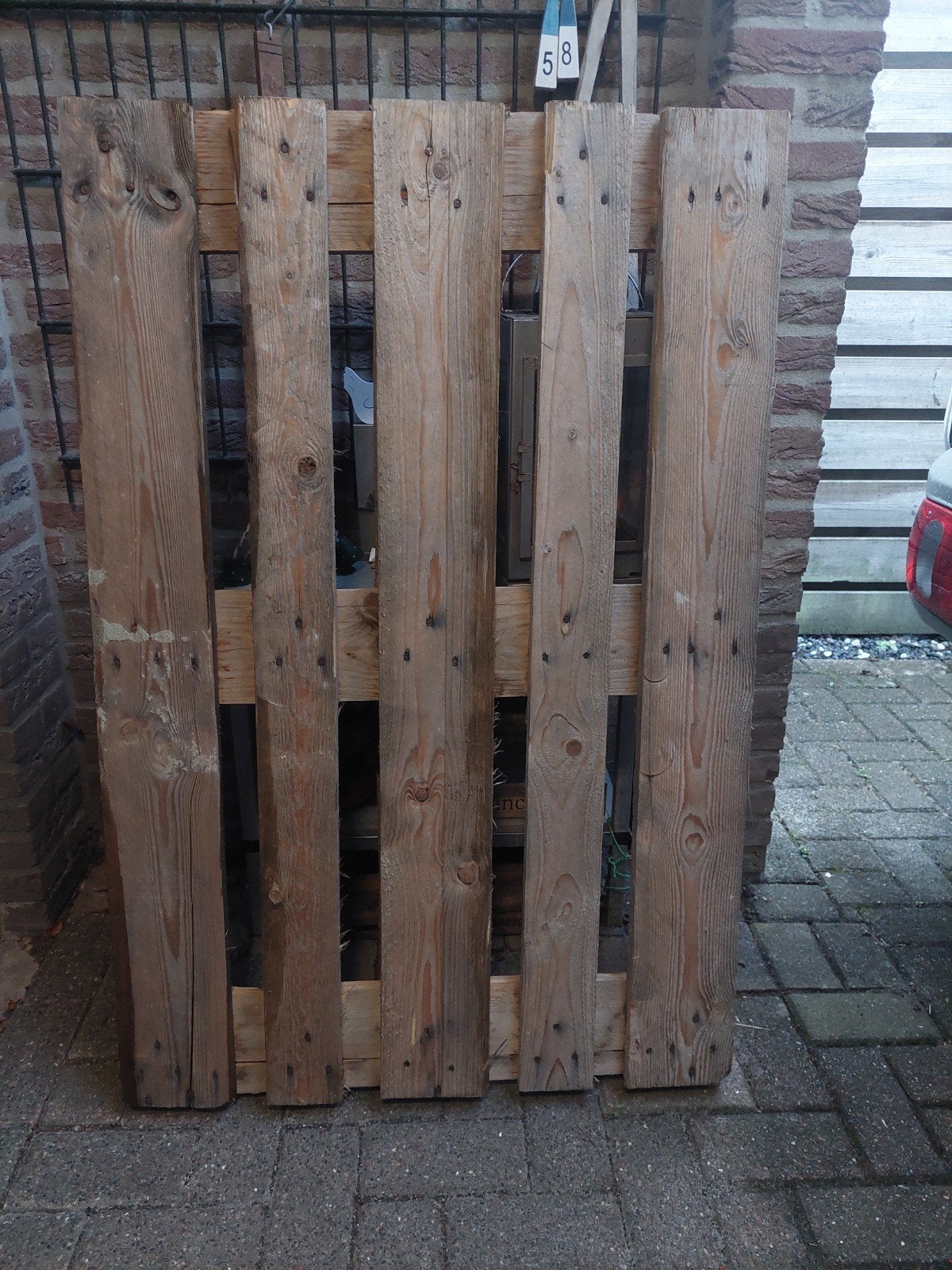 Gebruikt houten pallet - ideaal voor diverse projecten, Doe-het-zelf en Verbouw, Gebruikt, Ophalen of Verzenden, 50 mm of meer