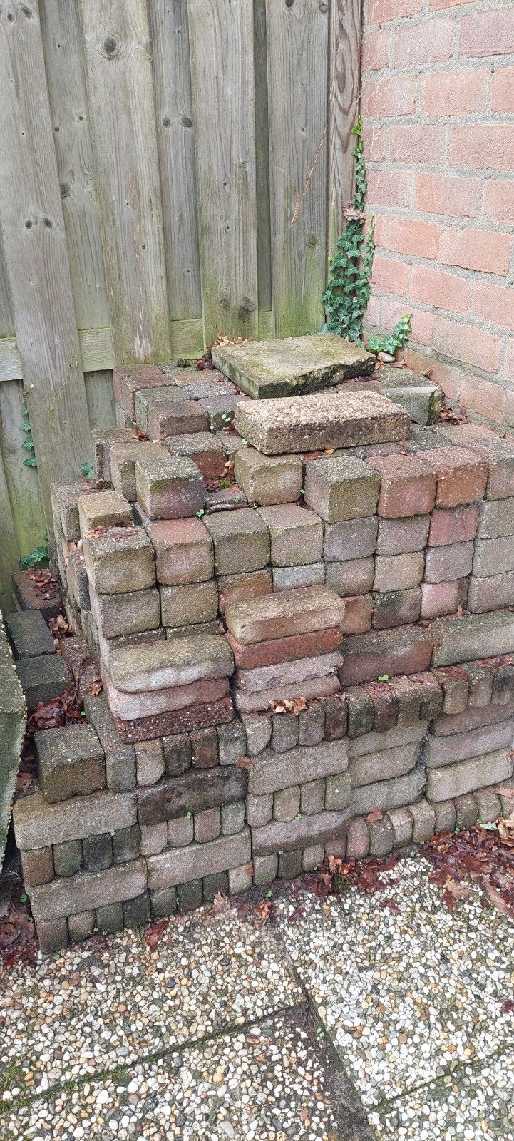 Waaltjes en Trommelsteentjes - Gebruikt, Tuin en Terras, Ophalen, Overige materialen, Gebruikt, Klinkers