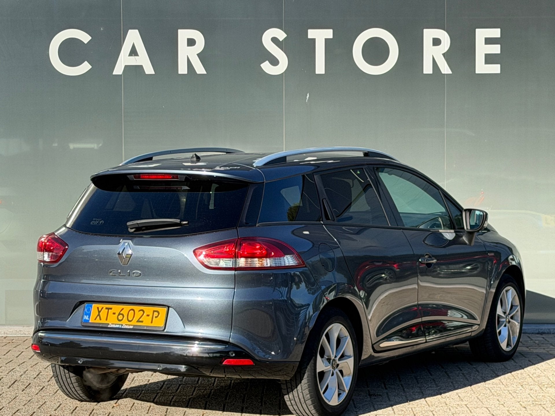 Renault Clio Estate 1.2 TCe Intens Automaat/Carplay/Navi/Air, Auto's, Stof, Gebruikt, 4 cilinders, 635 kg