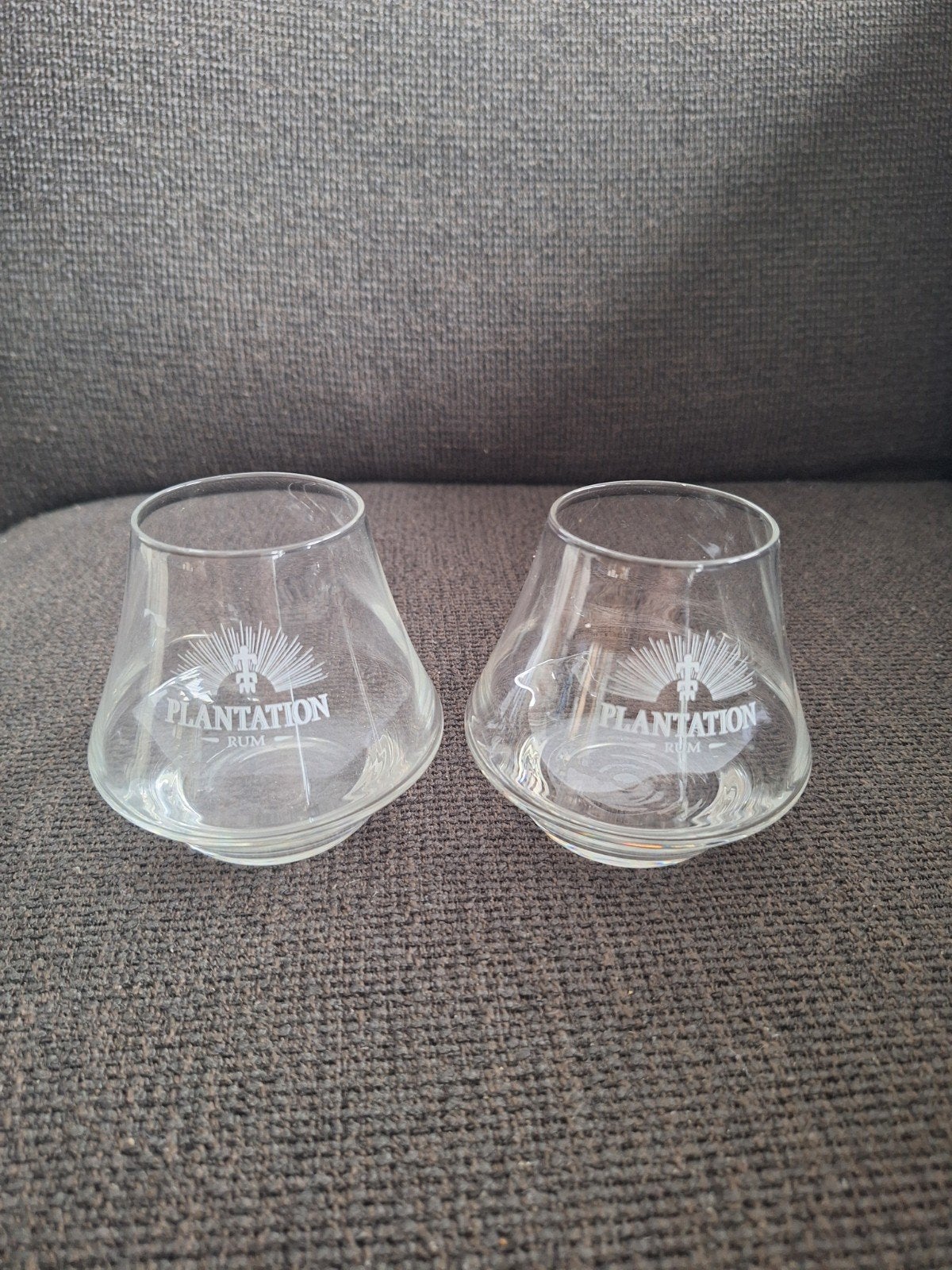 PLANTATION rum glazen 2 stuks, Ophalen of Verzenden, Zo goed als nieuw, Borrel- of Shotglas