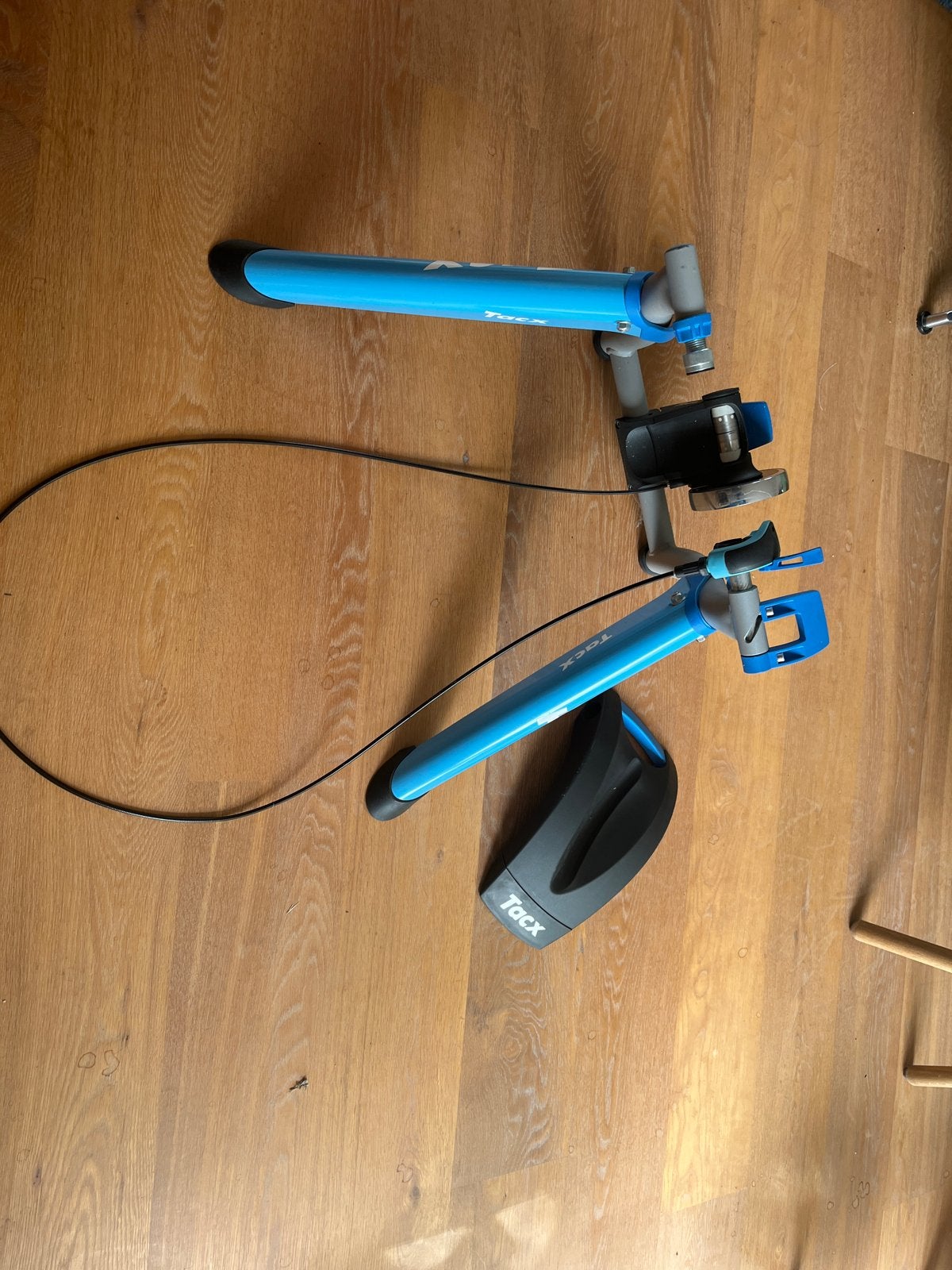 Tacx fietstrainer, Sport en Fitness, Wielrennen, Ophalen, Zo goed als nieuw