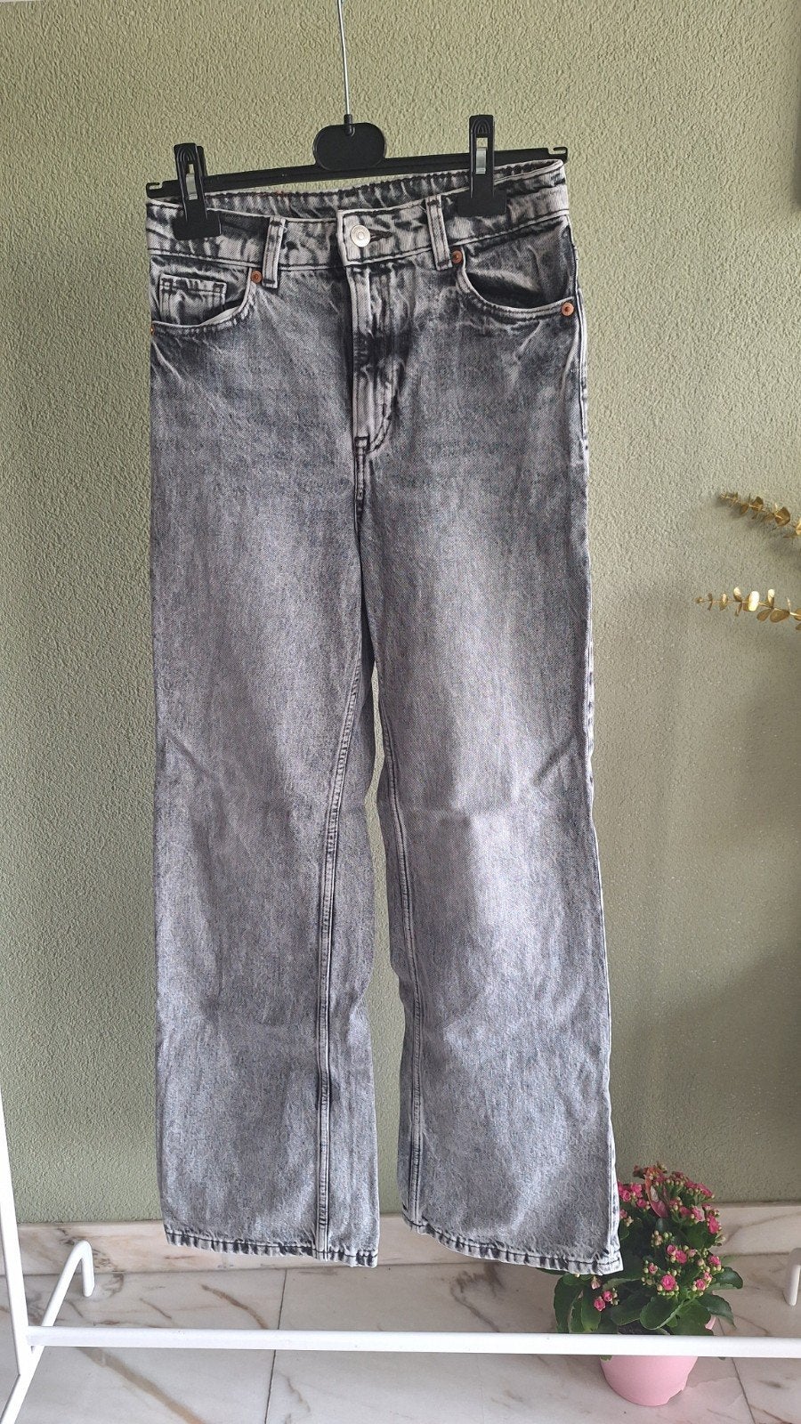 Divided H&M grijze wide leg jeans maat 34, Divided H&M, Ophalen of Verzenden, Zo goed als nieuw, W27 (confectie 34) of kleiner