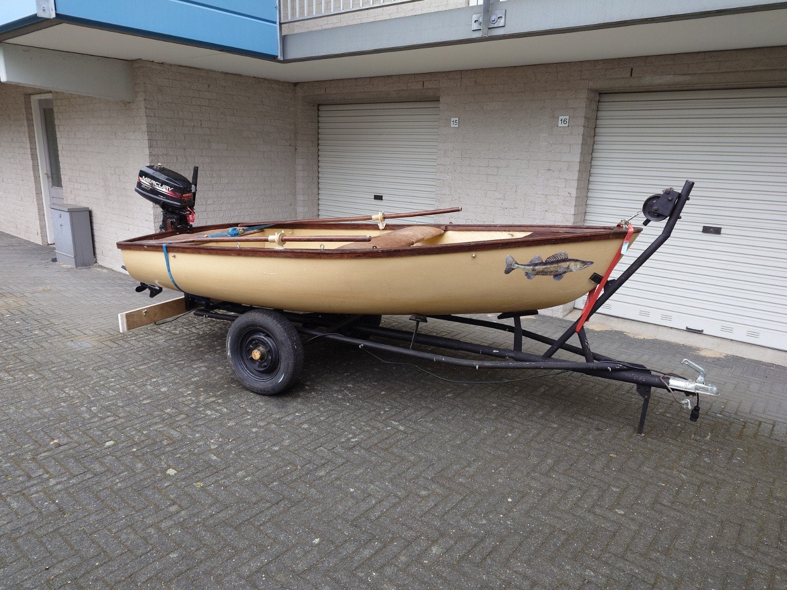 Roeibootje met 5 pk mercury buitenboord motor., Watersport en Boten, Ophalen, Zo goed als nieuw, Polyester