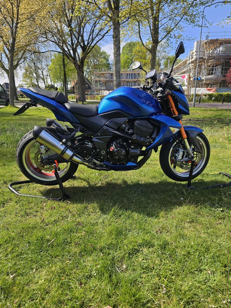 Kawasaki Z1000, Motoren, Particulier