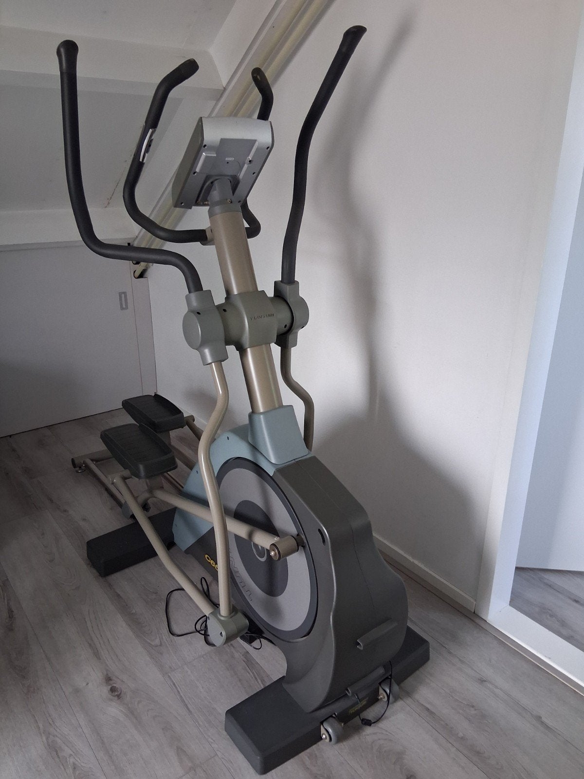 Tunturi C65 Crosstrainer, Ophalen, Benen, Zo goed als nieuw, Crosstrainer