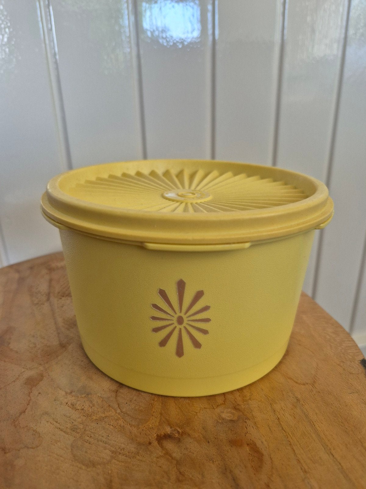 Vintage Tupperware Bakje Geel met Deksel, Ophalen of Verzenden, Gebruikt, Geel, Bak of Kom
