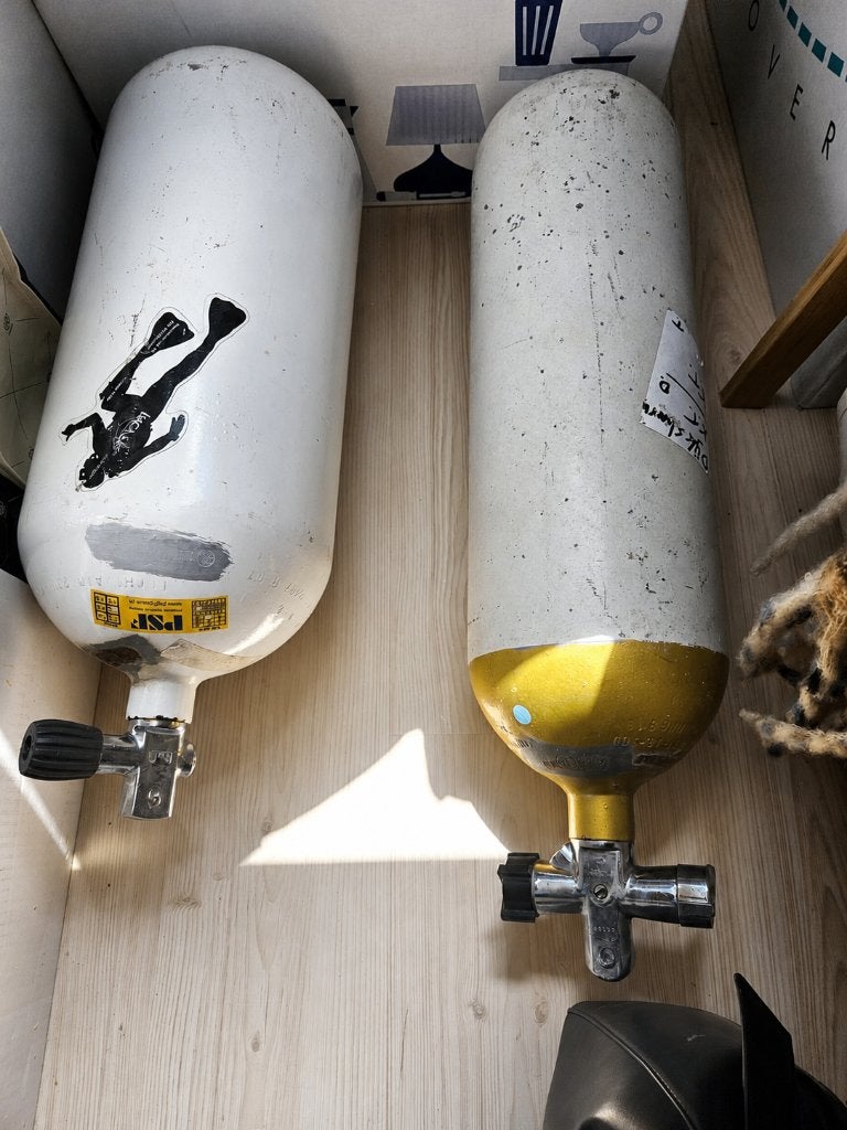 Complete duikset met flessen, meters, pakken en accessoires, Watersport en Boten, Duiken, Ophalen, Gebruikt, Duikfles