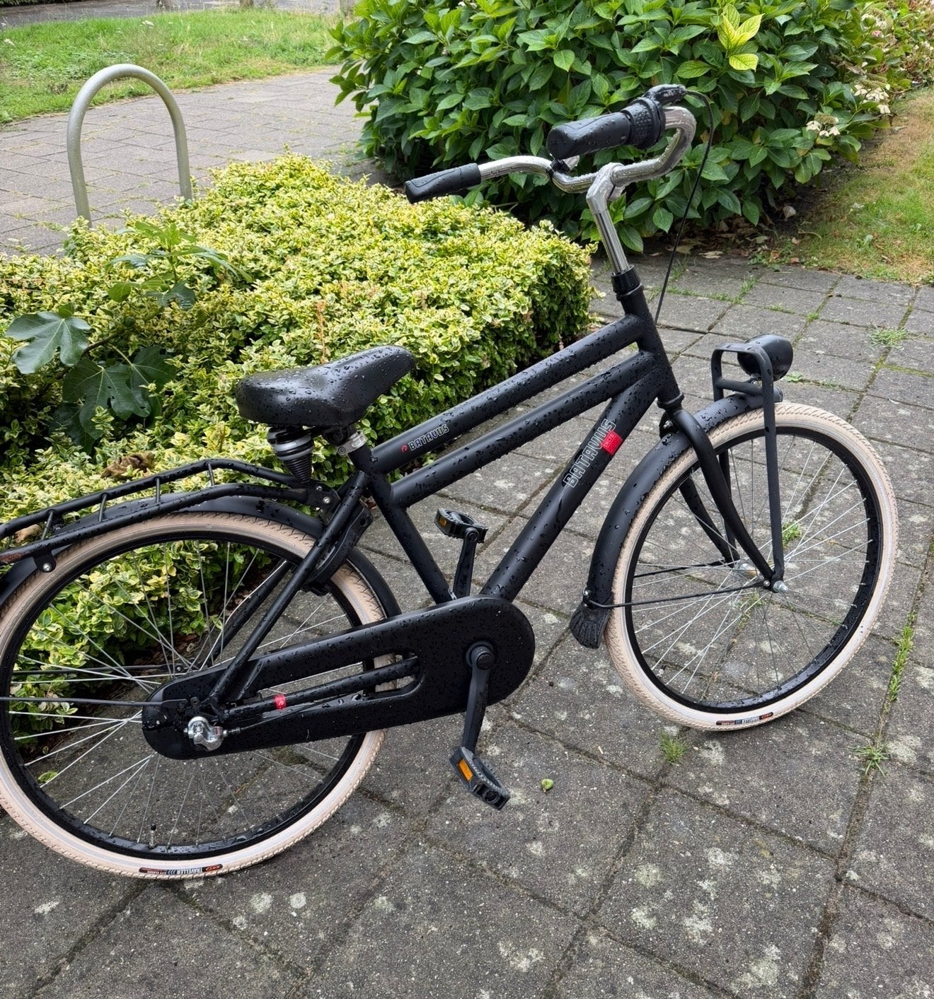Zwarte Batavus kinderfiets, Fietsen en Brommers, Ophalen of Verzenden, Gebruikt, Terugtraprem, 20 inch of meer