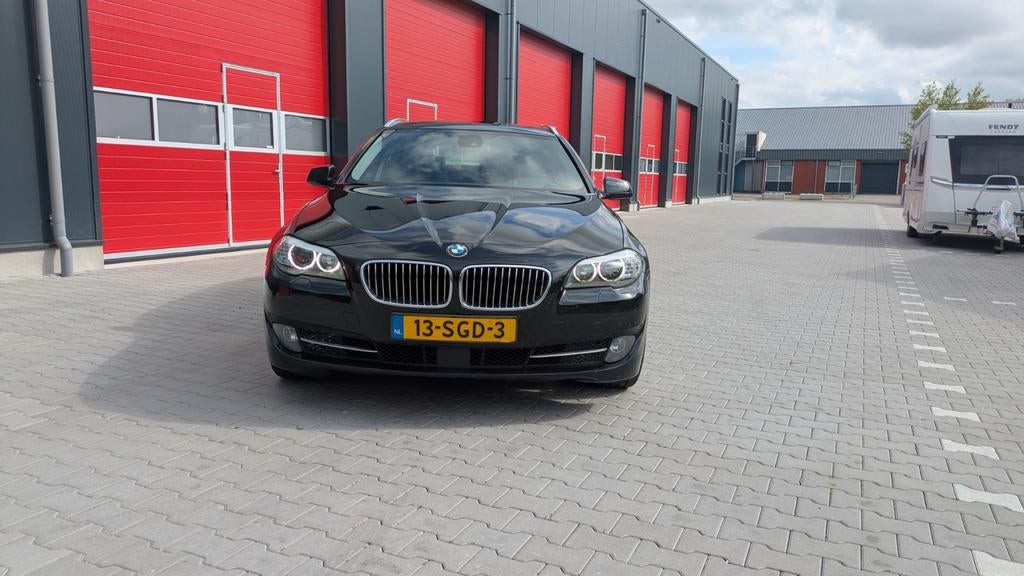 BMW 5-Serie 3.0 530D Touring AUT 2011 Zwart, Auto's, BMW, Automaat, 1780 kg, Achterwielaandrijving, Zwart