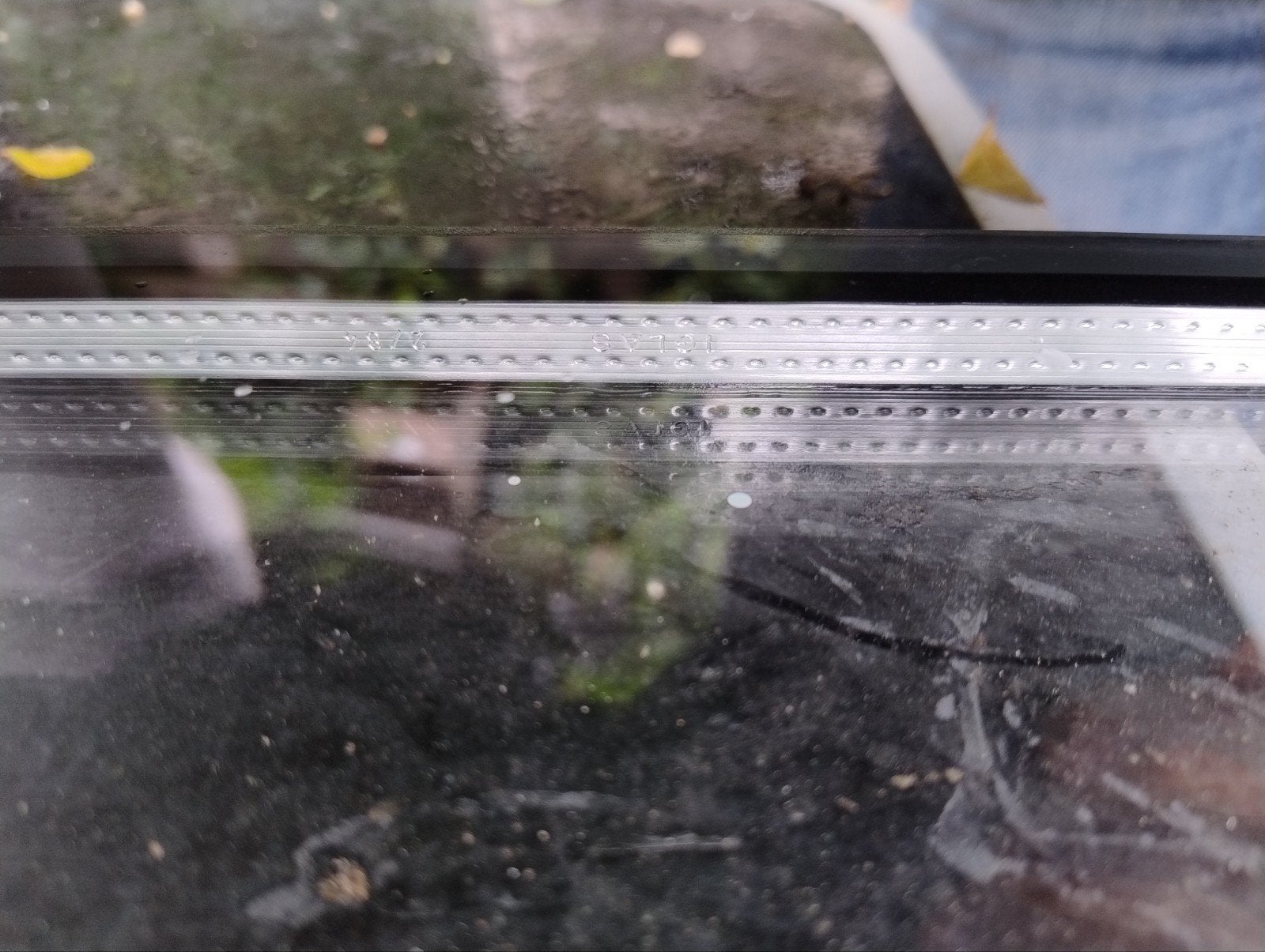 Gratis: dubbelglas glasplaat van ongeveer 62x109 cm, Ophalen, Gevelraam of Ruit, Gebruikt, Minder dan 80 cm