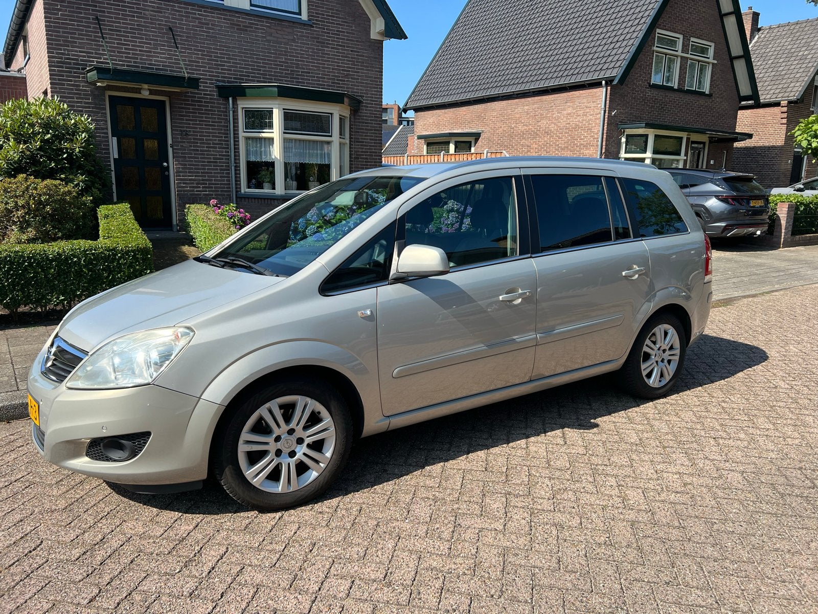 Opel Zafira 1.8 2009 Beige, Auto's, Opel, Voorwielaandrijving, 4 cilinders, Beige, Particulier