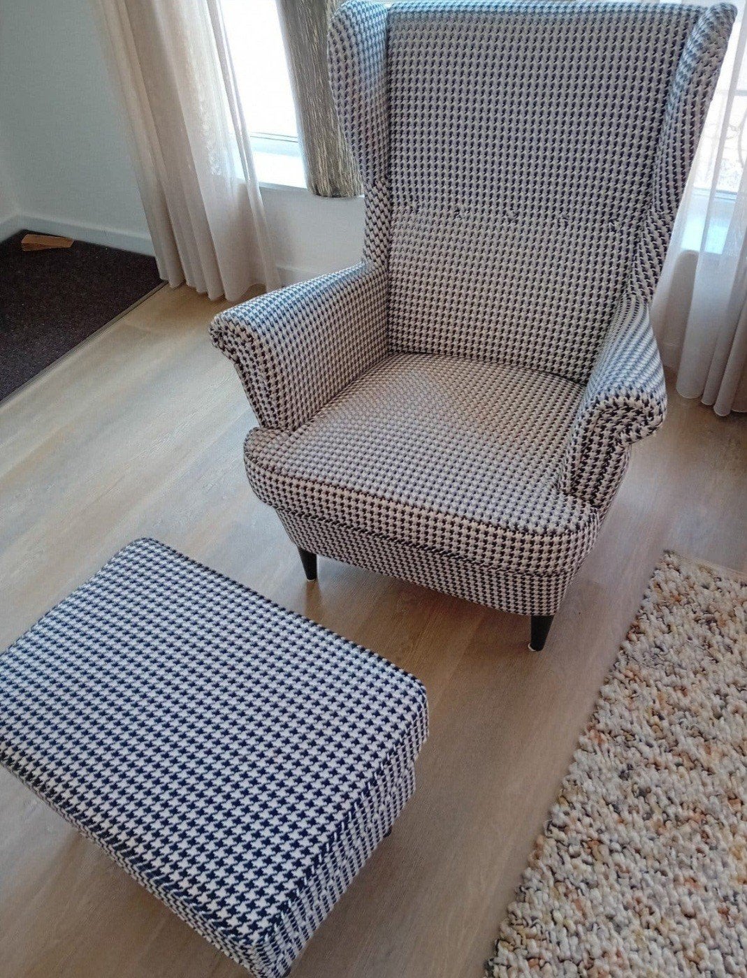 Z G A N STRANDMON ikea fauteuil / stoel + voetenb, Ophalen, Zo goed als nieuw, Eén