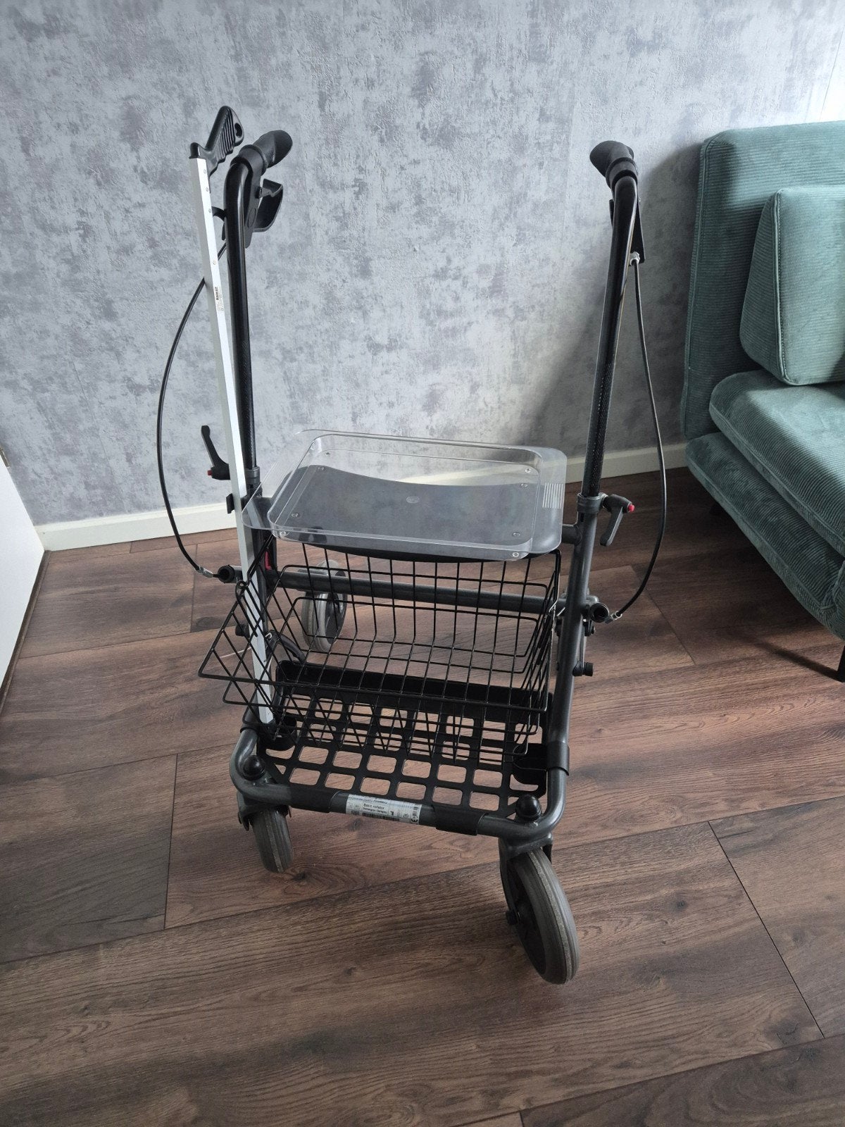 Degelijke rollator nauwelijks gebruikt nog geen maand oud, Diversen, Ophalen, Zo goed als nieuw