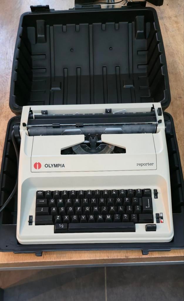 Uniek: Werkende Olympia Reporter Electronic Typewriter, Ophalen of Verzenden, Zo goed als nieuw