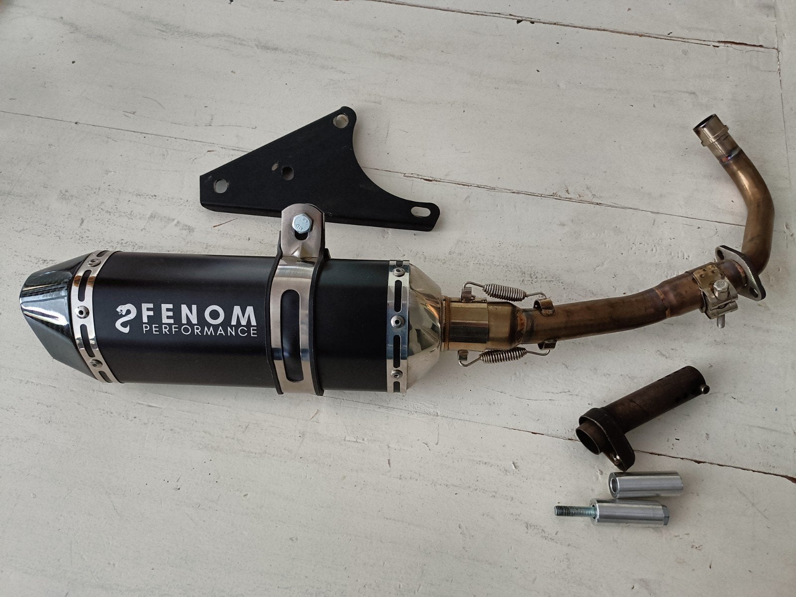 Fenom uitlaat voor de zip 4 takt 2 volt in prima staat, Fietsen en Brommers, Brommeronderdelen | Scooters, Ophalen, Nieuw, Uitlaat