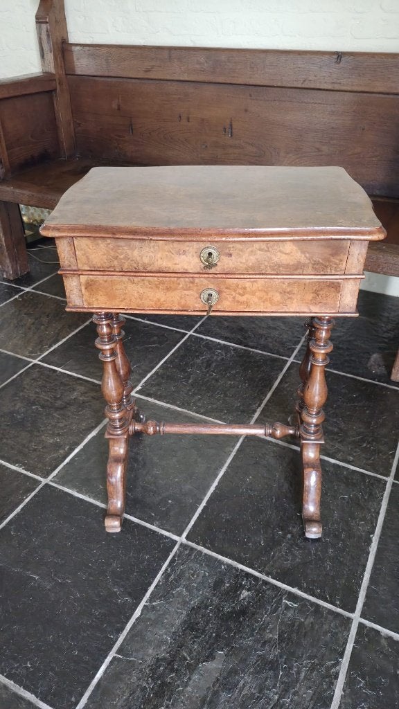 Antiek biedermeier naaitafeltje, Ophalen