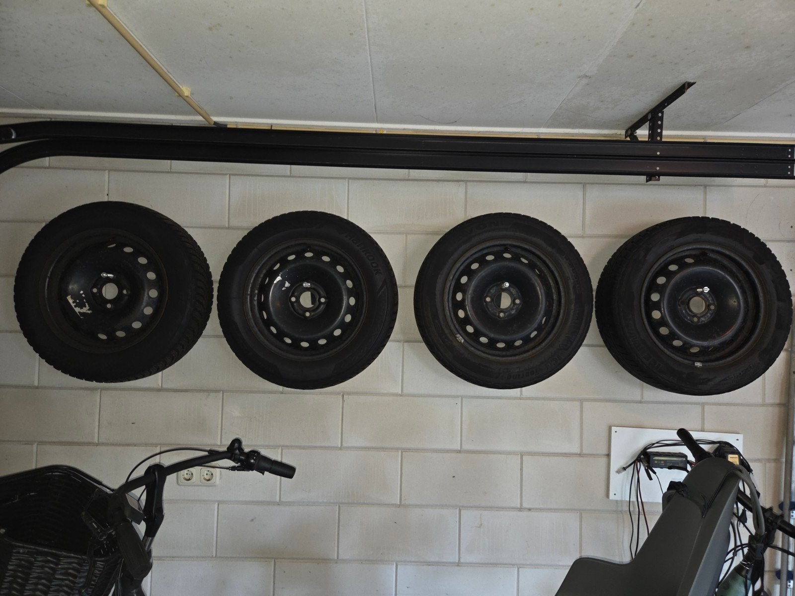 Fiat Punto Evo winterbanden op stalen velgen 185/65R15, Auto-onderdelen, Ophalen, Gebruikt, 15 inch, Banden en Velgen