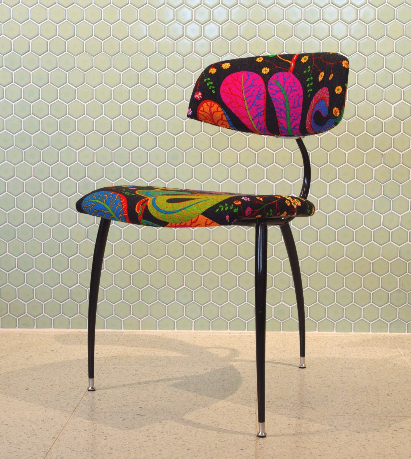 4x Vintage eetkamerstoelen Lande tripod  in Josef Frank, Zwart, Ophalen of Verzenden, Zo goed als nieuw, Eclectisch, design, vintage, linnen, refurbished