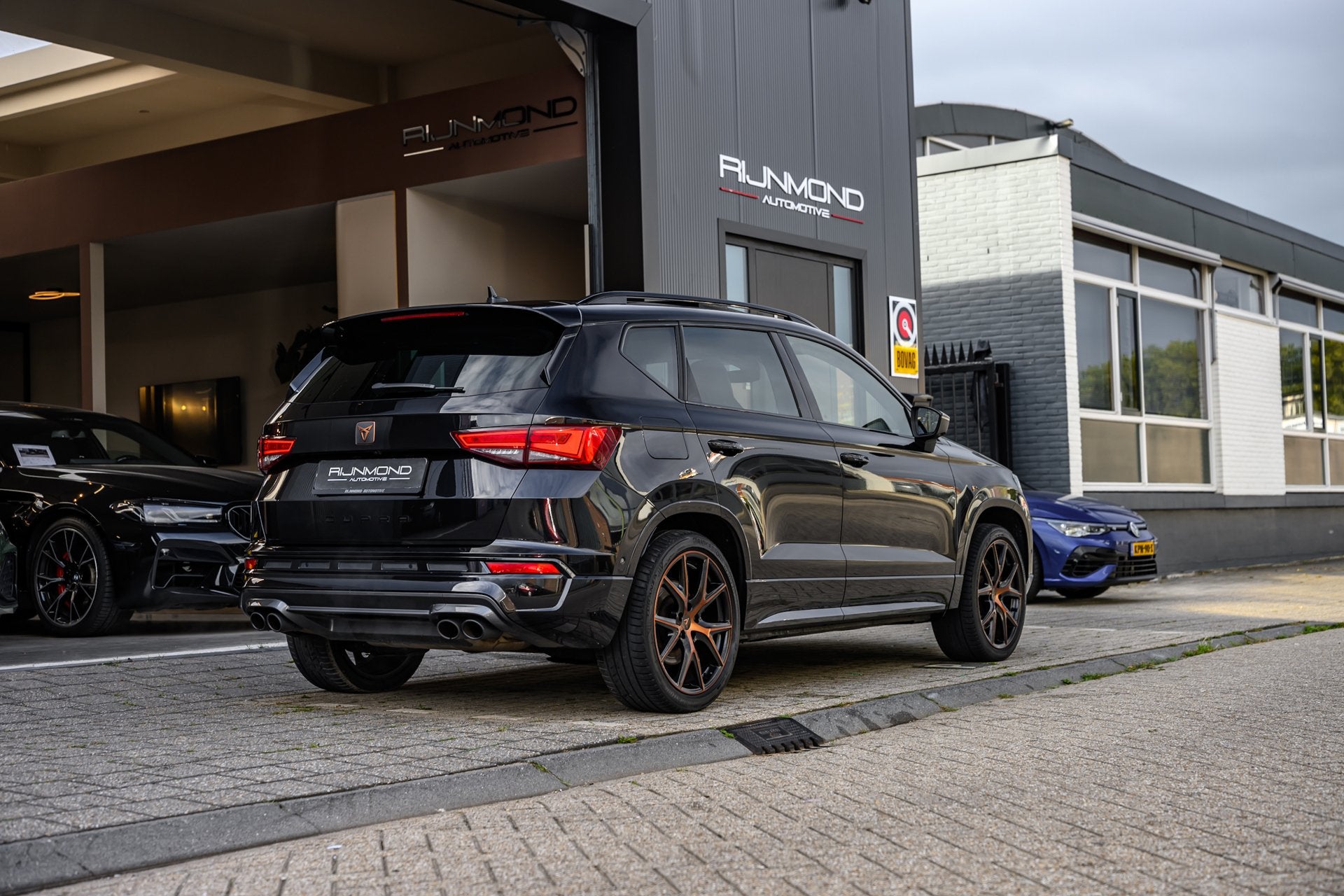 Cupra Ateca 2.0 TSI 4DRIVE |Pano|360-Camera|Trekhaak|Beats|, Auto's, Automaat, Dealer onderhouden, 1528 kg, Gebruikt