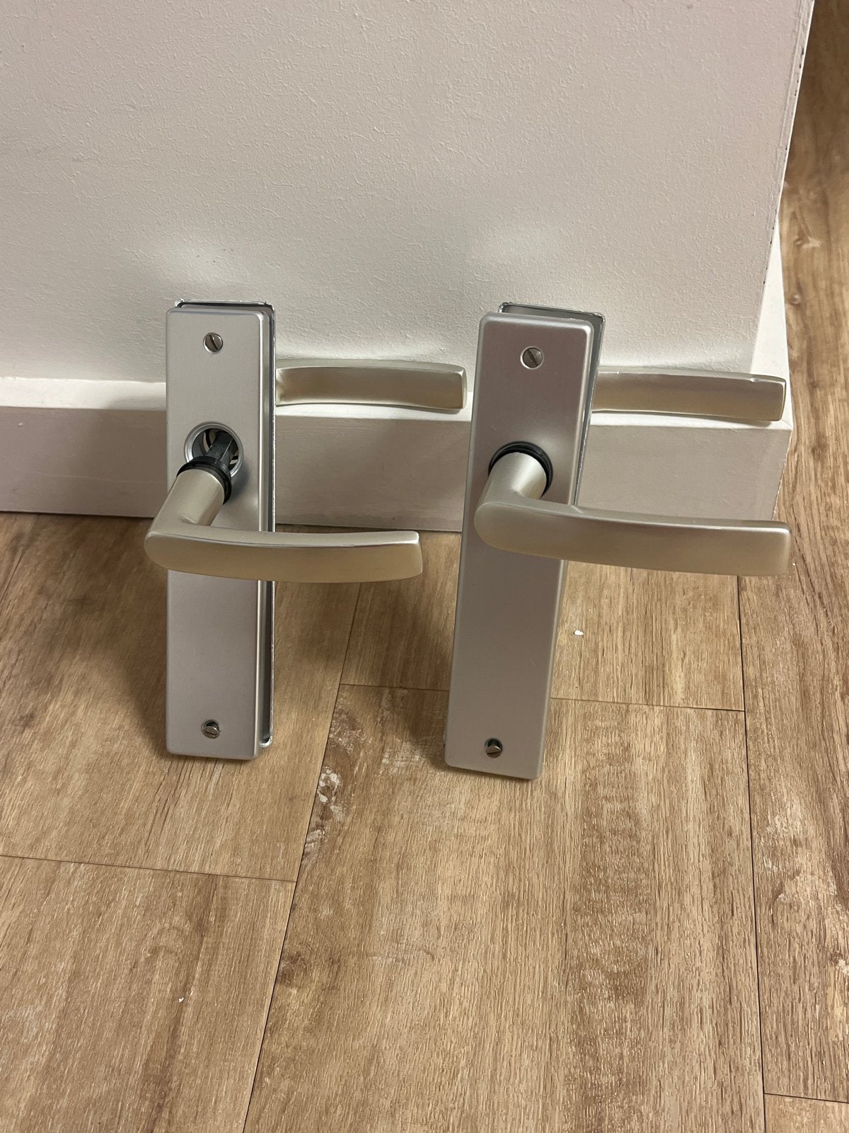 Set van 2 RVS Deurklinken, Doe-het-zelf en Verbouw, Ophalen of Verzenden, Zo goed als nieuw, Rvs, Klink of Kruk