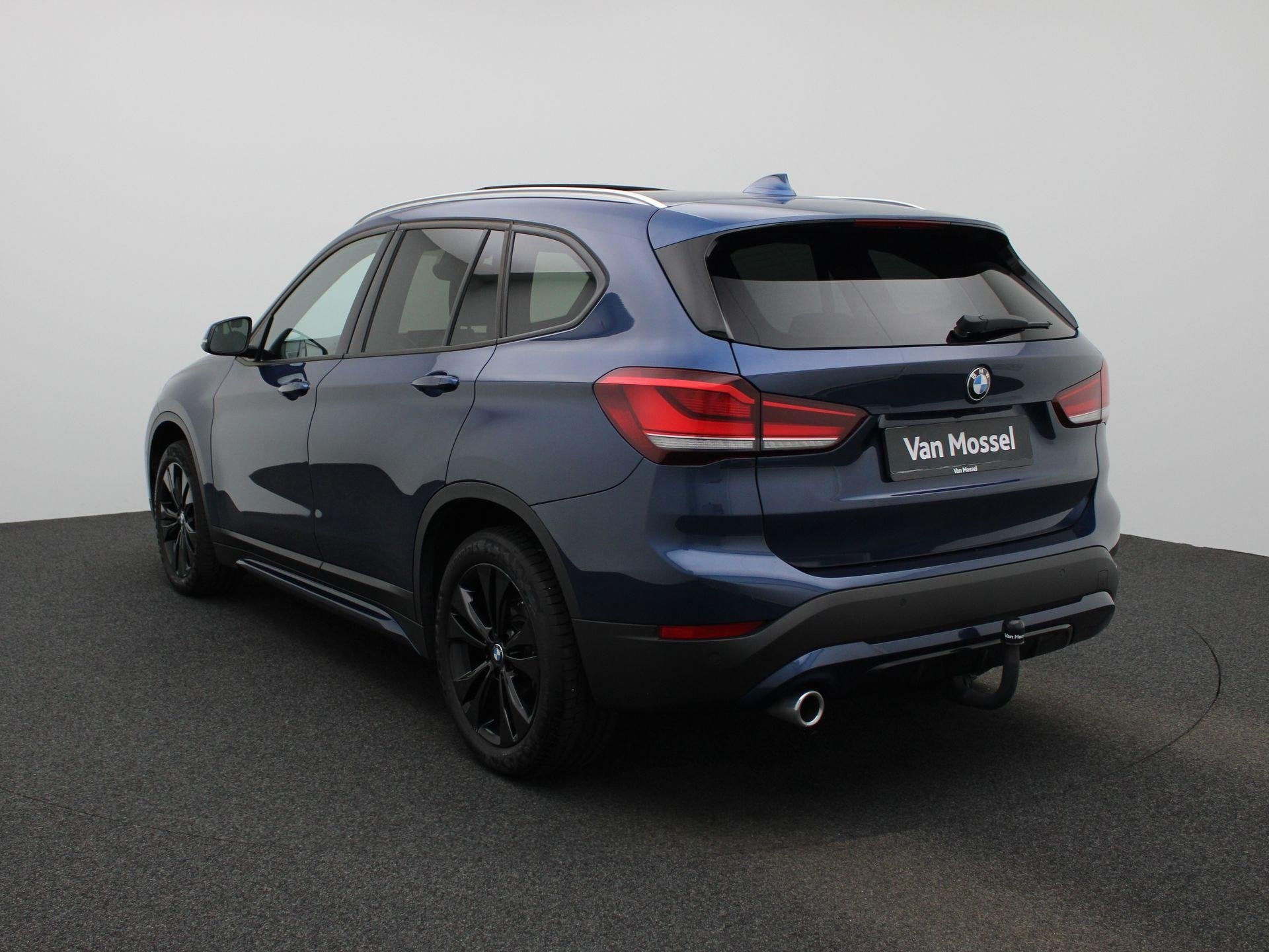 BMW X1 sDrive18i Executive, Auto's, 12 maanden, Gebruikt, Blauw, Bedrijf