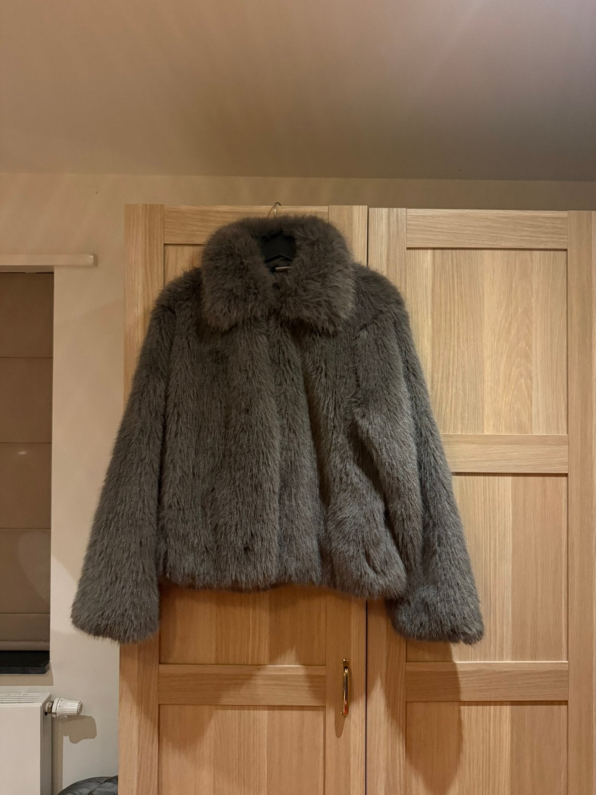 Faux fur jasje, Ophalen of Verzenden, Zo goed als nieuw, Maat 38/40 (M), Grijs