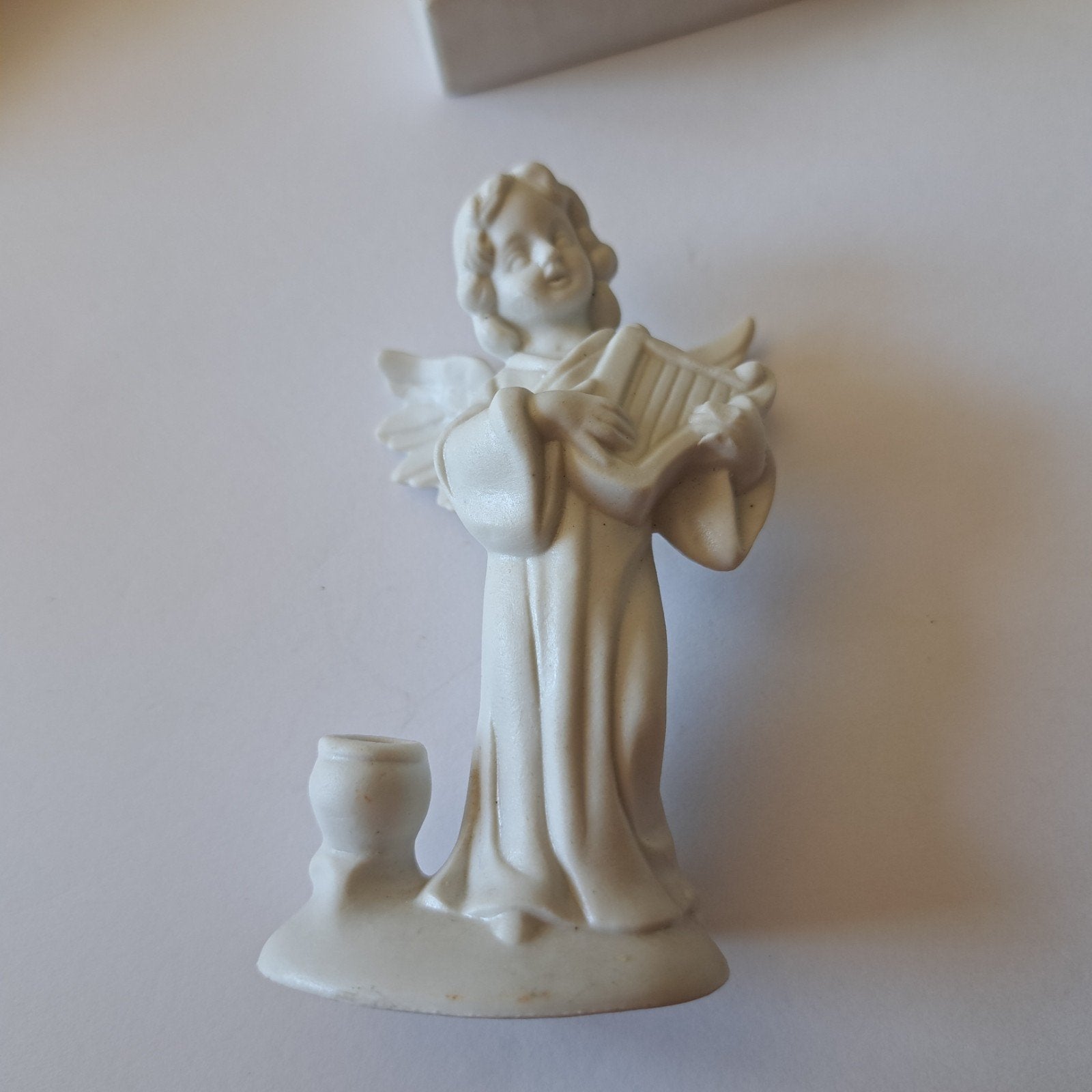 Oud porselein gemerkt beeldje kandelaartje Engel, Antiek en Kunst, Verzenden