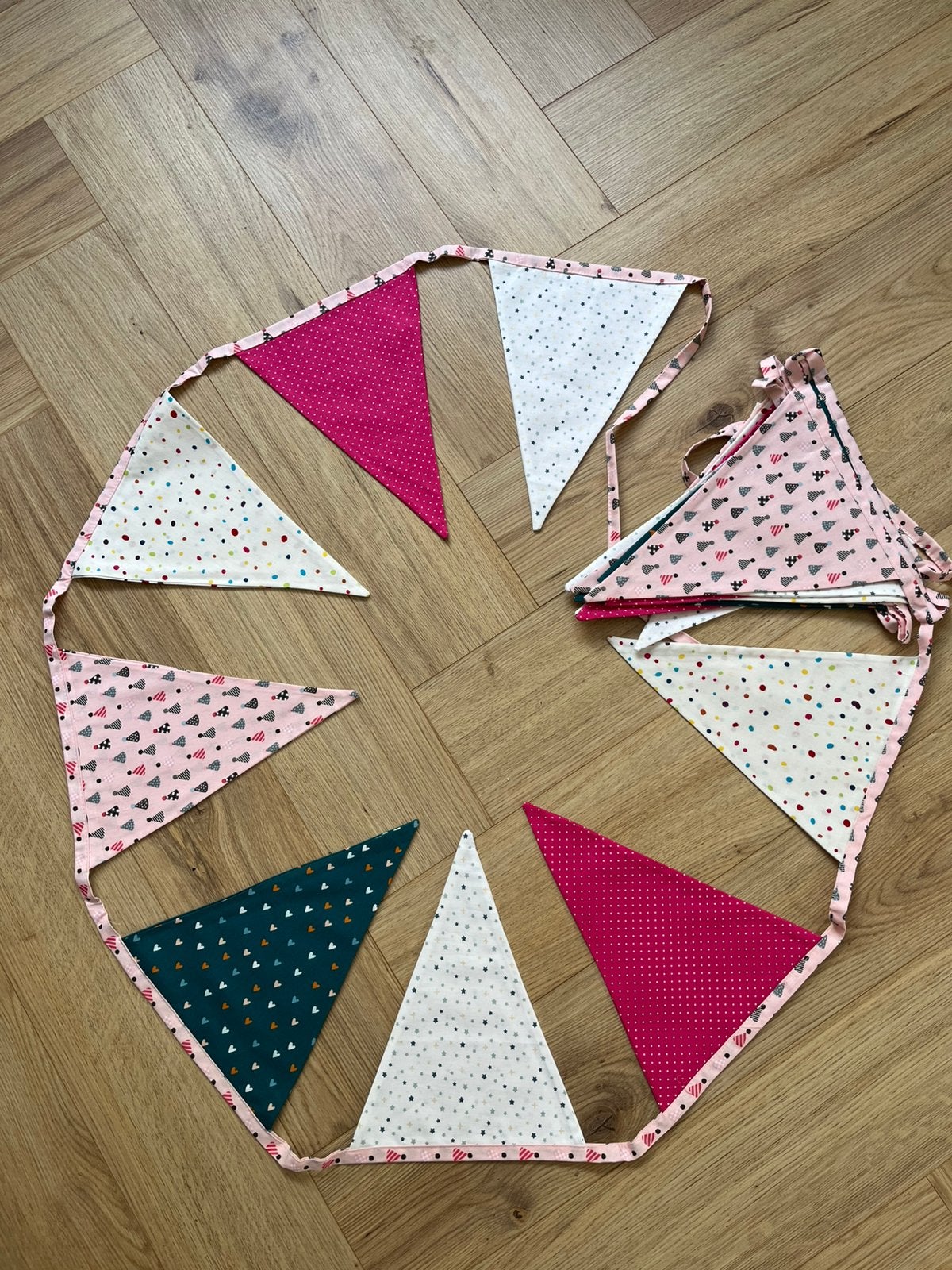 Stoffen vlaggenlijn zelf gemaakt, Kinderen en Baby's, Kinderkamer | Inrichting en Decoratie, Ophalen of Verzenden, Zo goed als nieuw