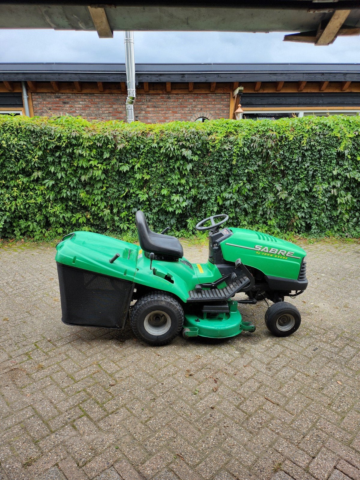 Sabre zitmaaier 12.5 PK, Tuin en Terras, Ophalen, Cirkelmaaier, Gebruikt, Opvangbak