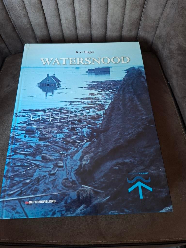 Watersnood - Kees Slager - Geschiedenis van de Ramp, Boeken, Ophalen of Verzenden, 20e eeuw of later, Gelezen, Kees Slager