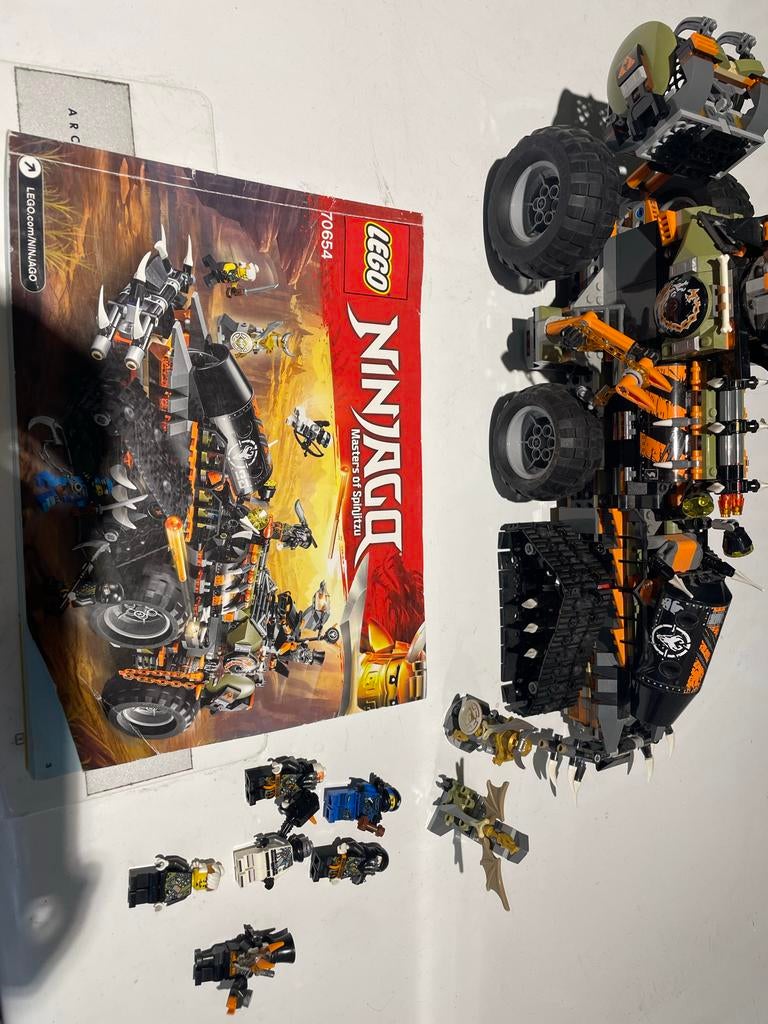 Lego Ninjago 70654 Dieselnaut met minifiguren, Kinderen en Baby's, Speelgoed | Duplo en Lego, Lego, Ophalen of Verzenden, Zo goed als nieuw