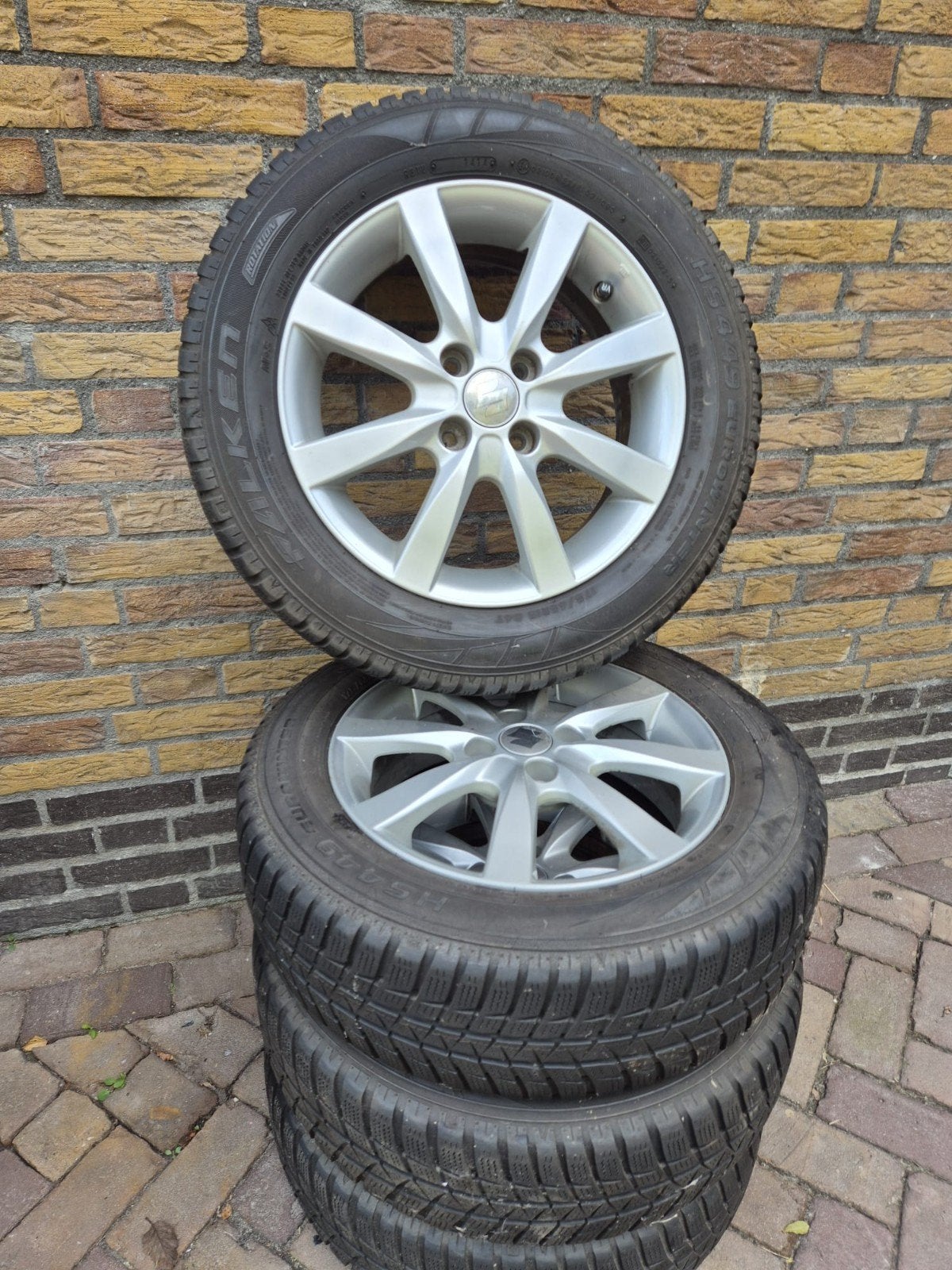 Suzuki Swift 15 inch lichtmetalen velgen + winterbanden, Ophalen, Gebruikt, 15 inch, 175 mm