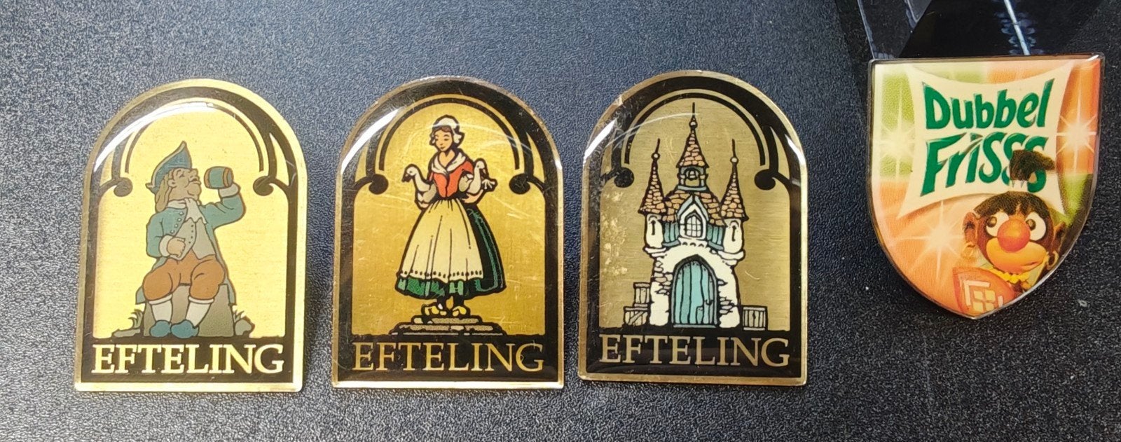 4 Vintage Efteling Pins - Speldjes - Dubbel Friss, Verzamelen, Ophalen of Verzenden, Gebruikt, Button of Speldje