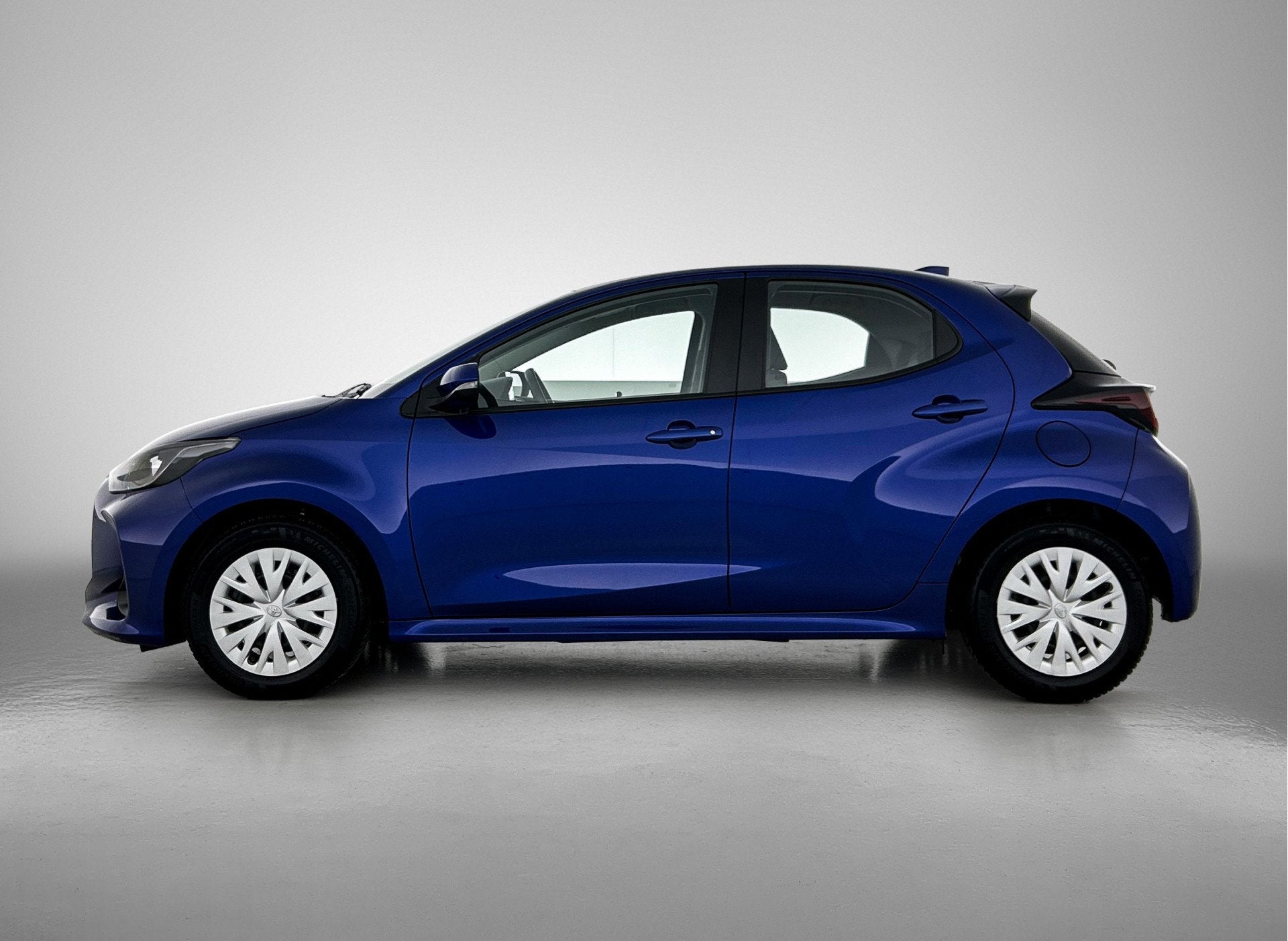 Toyota Yaris 1.5 Hybrid Active | NL dealeronderhouden |, Gebruikt, Blauw, 49 €/maand, Bedrijf