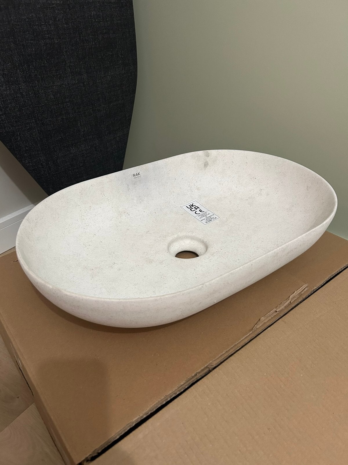 Rak Skin ovale waskom 55x35cm wit beton - NIEUW, Ophalen, Nieuw, 50 tot 100 cm, Minder dan 100 cm