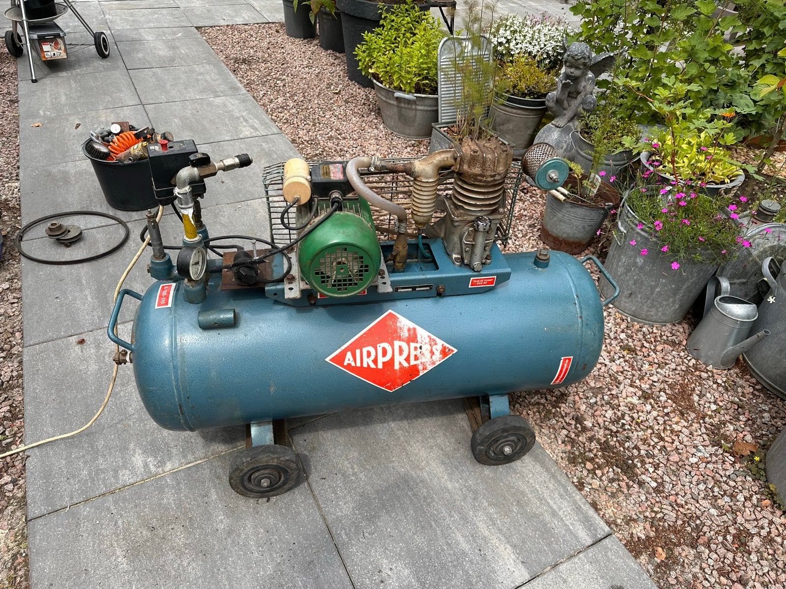 Airpress 1 cilinder motor compressor, Gebruikt, 6 tot 10 bar, Ophalen of Verzenden, Minder dan 200 liter/min