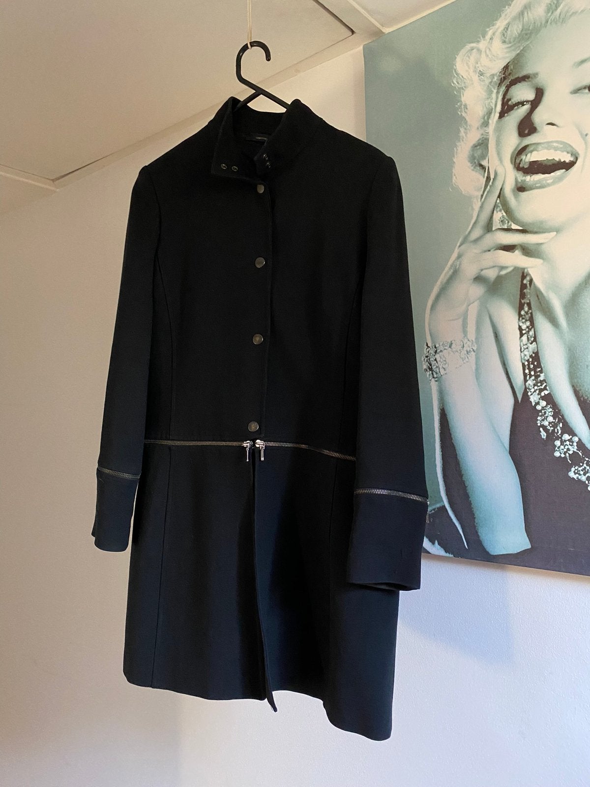 Lang, afritsbaar jasje van Cortefiel, maat 40, Maat 38/40 (M), Verzenden, Zwart, Jasje