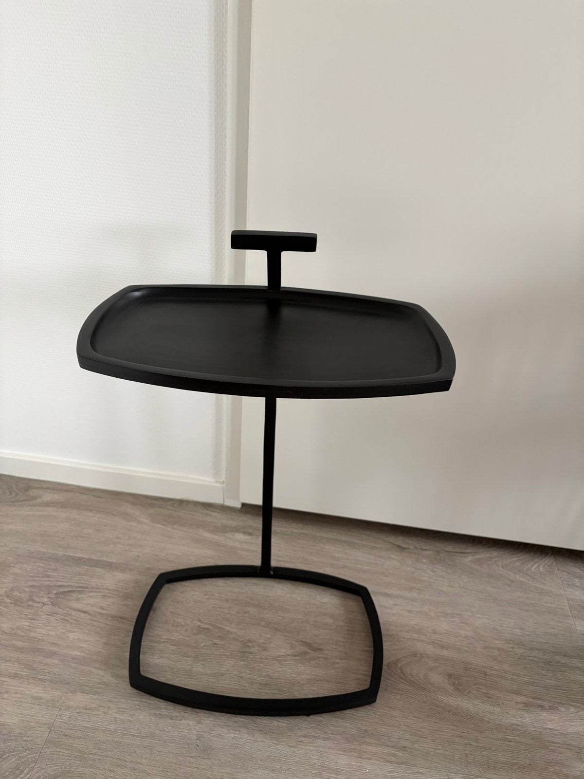 Riviera Maison bijzettafel, zwart metaal, Minder dan 55 cm, Metaal of Aluminium, Ophalen of Verzenden, Zo goed als nieuw
