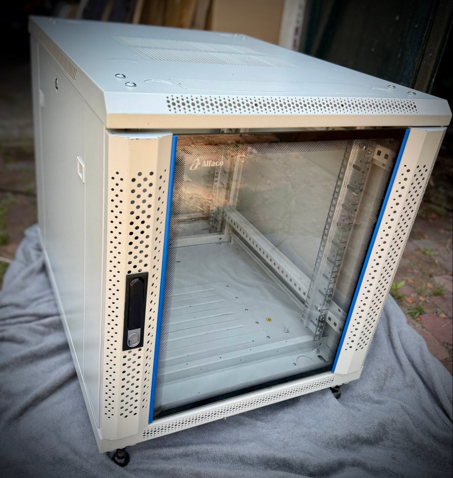 Alfaco Patchkast 19 inch - Compacte Serverkast, Computers en Software, Serverkasten, Zo goed als nieuw, Glas, Plaatstaal, Ophalen
